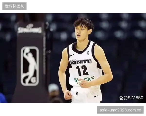 曾凡博在北京队晋级轮换中发挥作用，其稳定的侧翼投射能力成为周琦内线进攻的补充。
